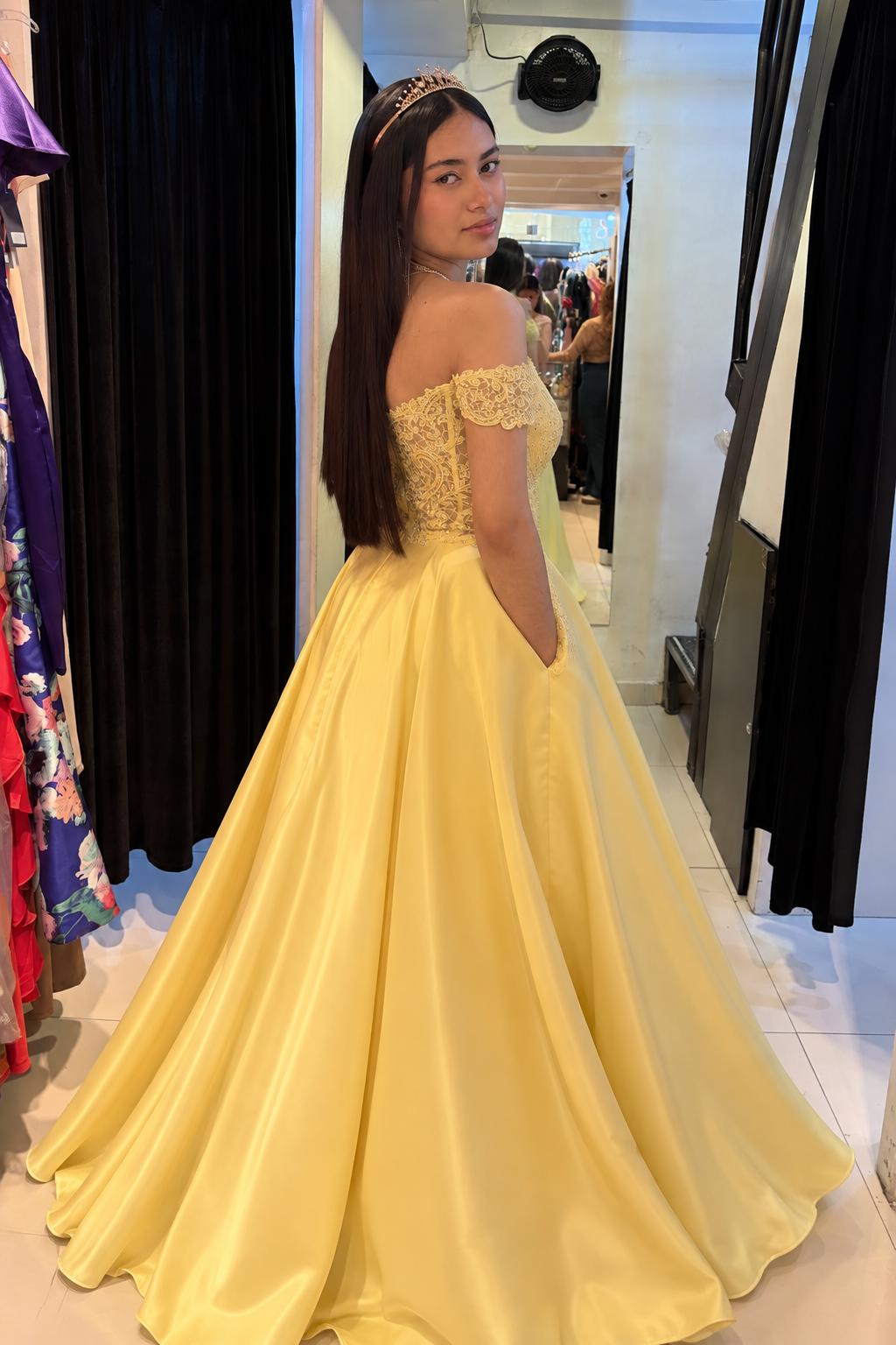 Vestido de Gala Amarillo Princesa con Pedrería