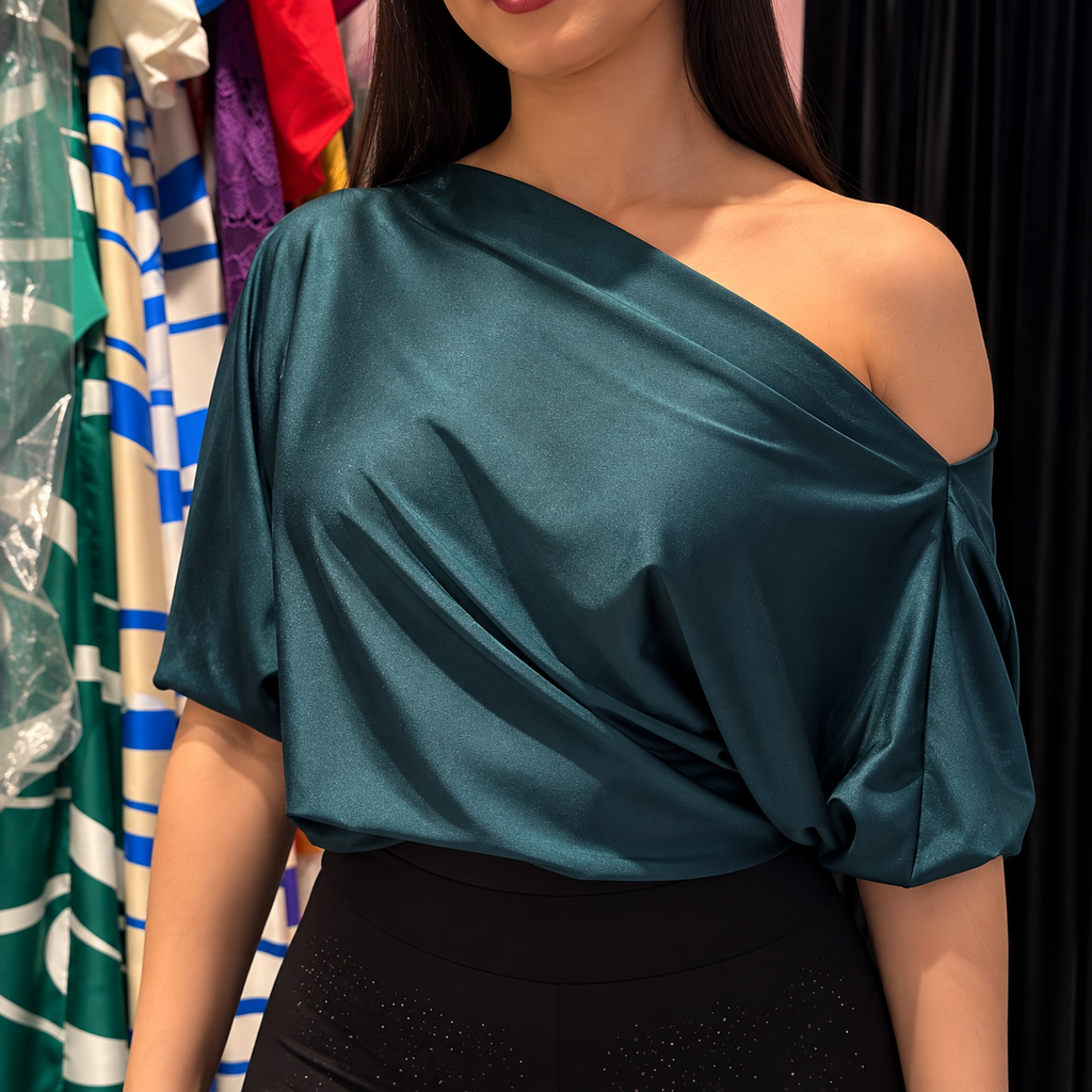 Blusa Asimétrica Satinada Émeraude – Verde Petróleo